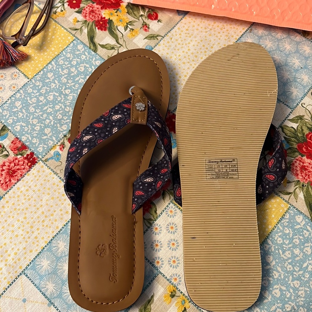 Tommy Bahama flip flops size 10